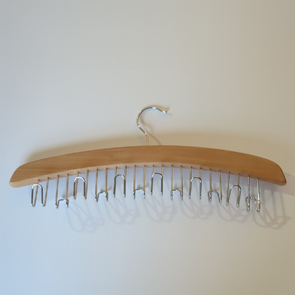 12 Hook Wooden Space Saver Hanger Belts Ties Organizer